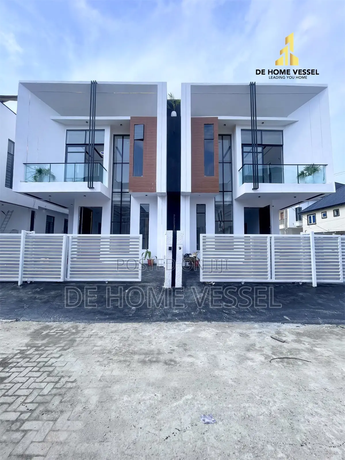 4bdrm Duplex in Ikota for sale in Ikota