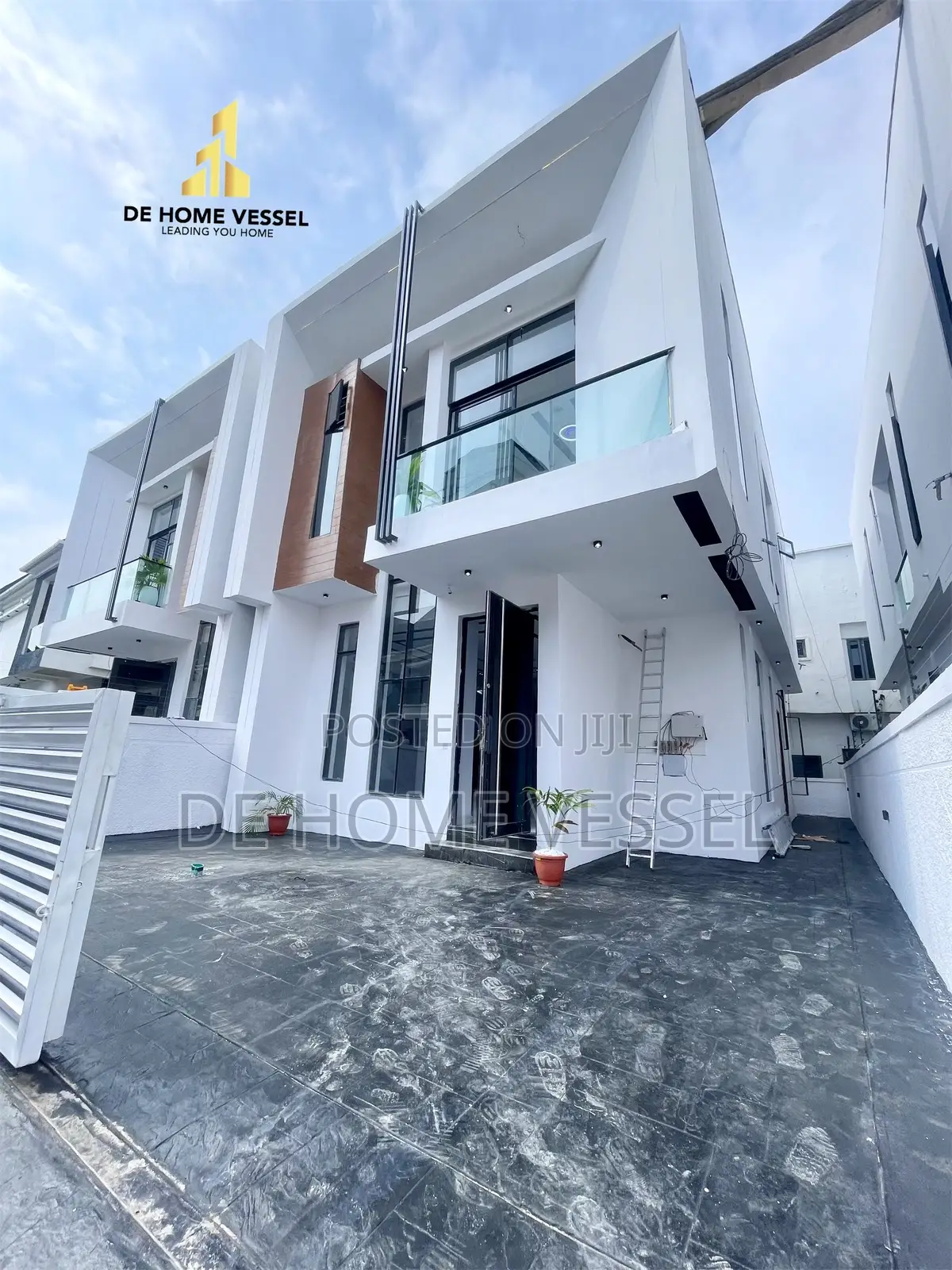 4bdrm Duplex in Ikota for sale in Ikota