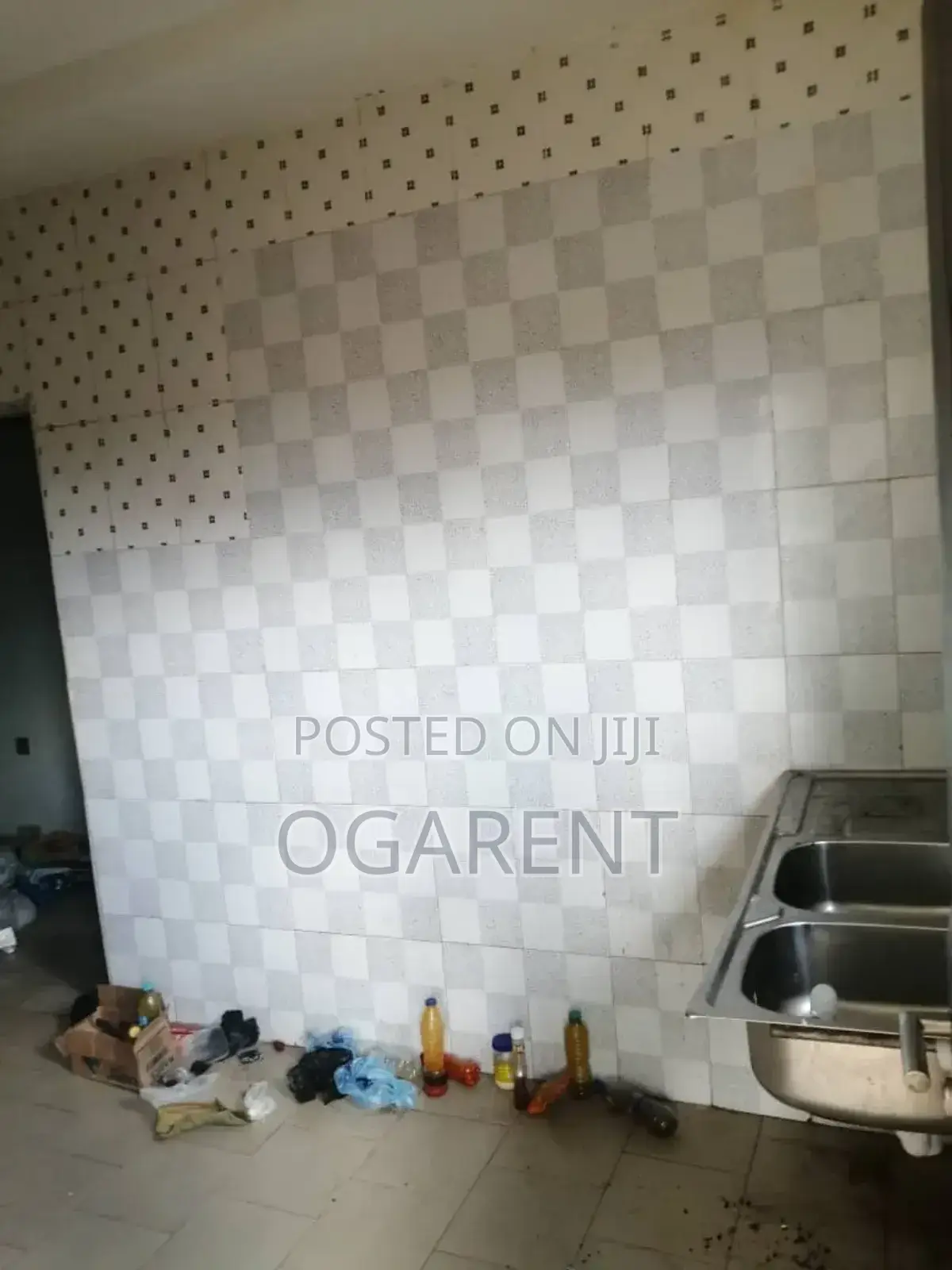 3bdrm Apartment in Sapele Road, Benin City for rent in Benin City