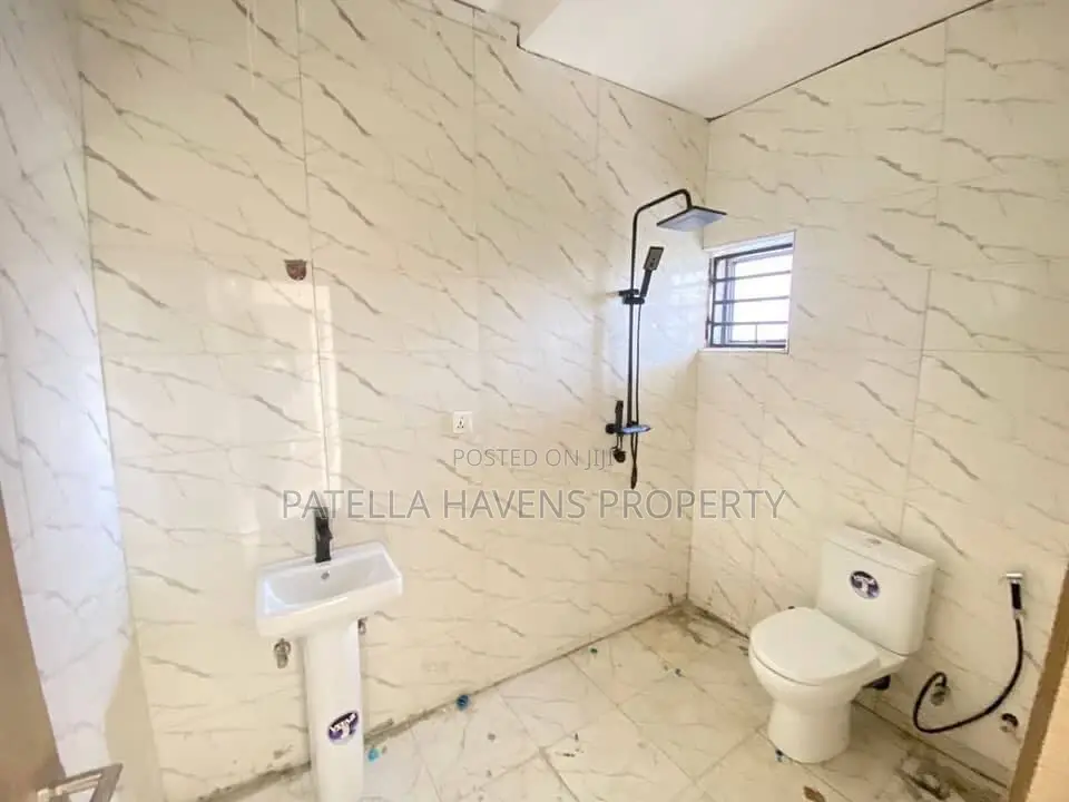 4bdrm Duplex in Life Camp for sale in Life Camp