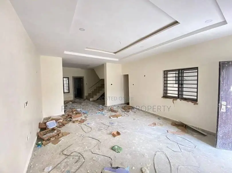 4bdrm Duplex in Life Camp for sale in Life Camp