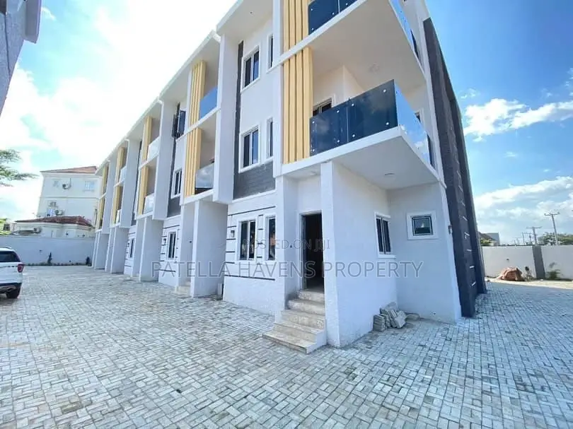 4bdrm Duplex in Life Camp for sale in Life Camp