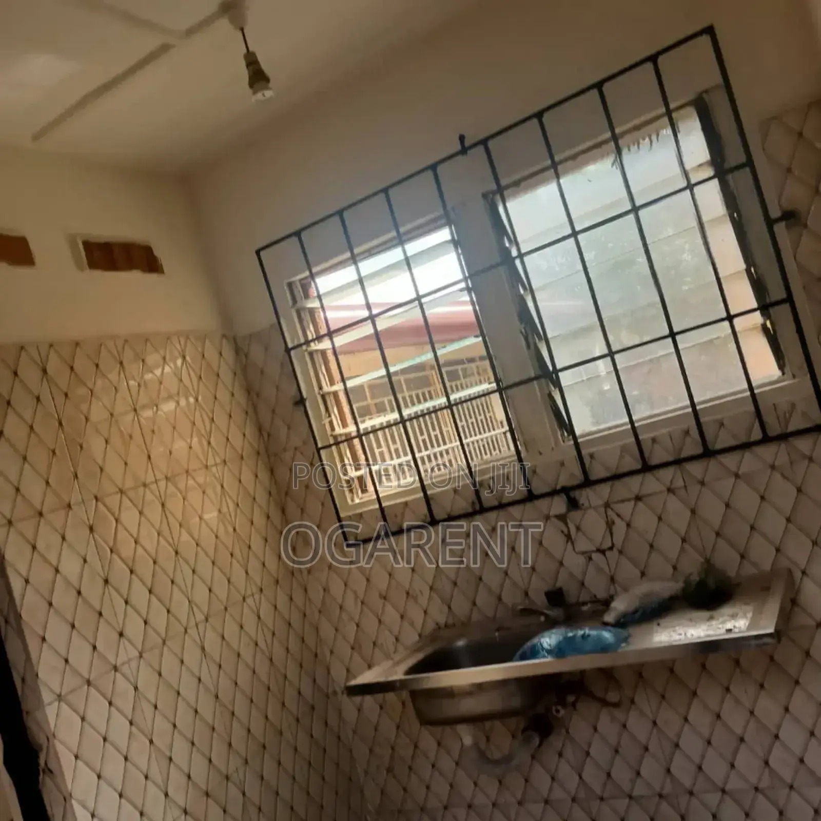2bdrm Apartment in Etete Off Limit Road, Benin City for rent in Benin City