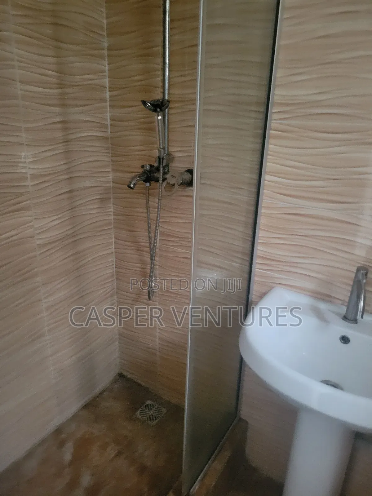 1bdrm Shared Apartment in Tulip Haven, Chevron for rent in Chevron