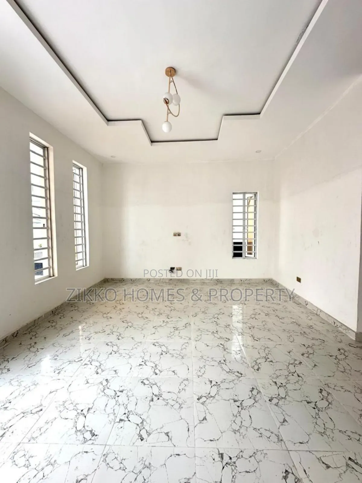 4bdrm Duplex in Ikota for sale in Ikota
