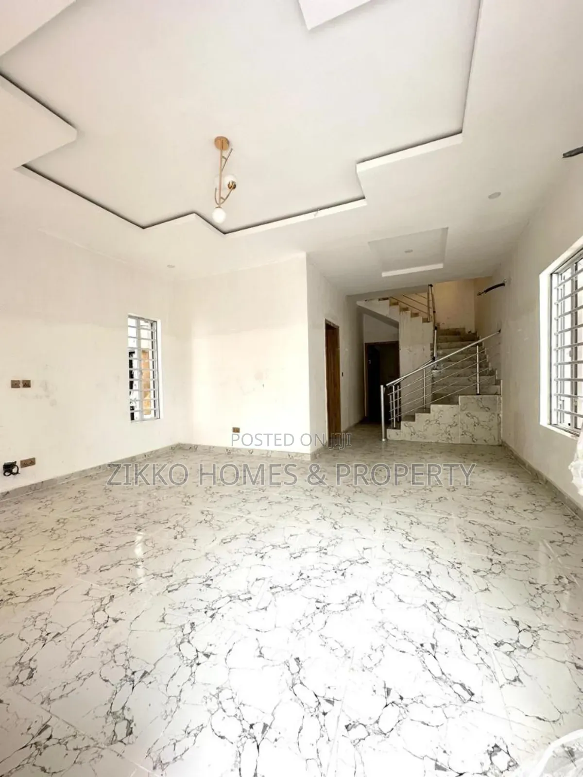 4bdrm Duplex in Ikota for sale in Ikota