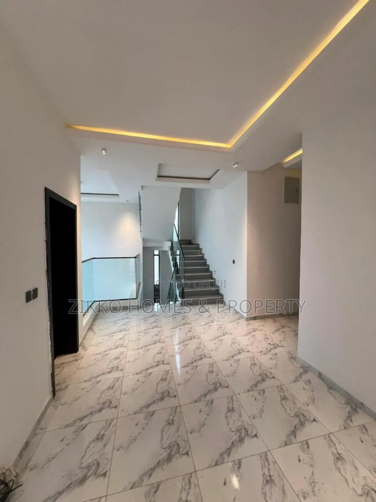 5bdrm Duplex in Orchid, Chevron for sale in Chevron