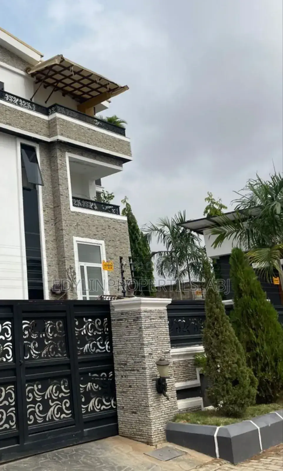 Furnished 6bdrm Duplex in Inside An Estate, Lugbe District for sale in Lugbe District