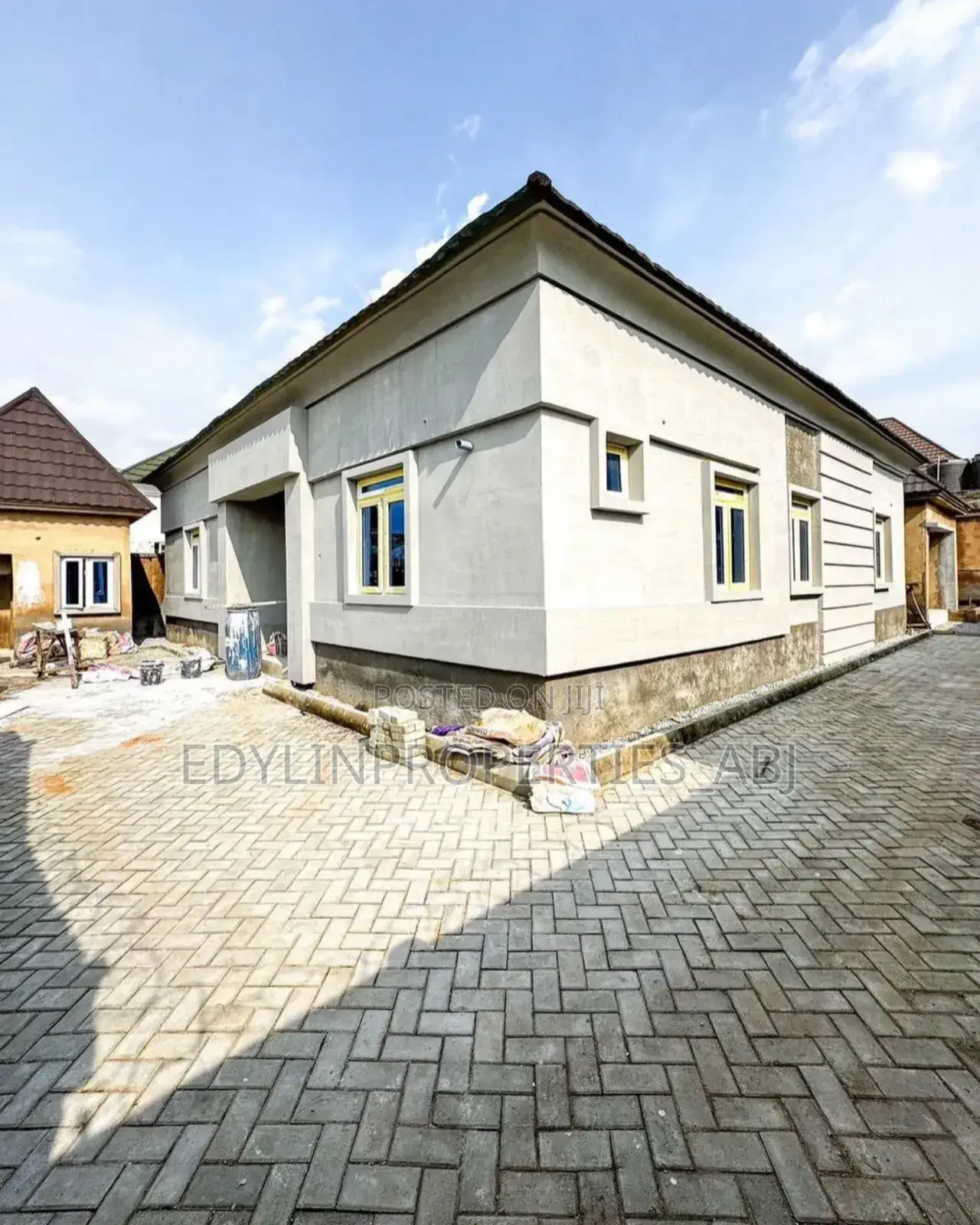 3bdrm Bungalow in Inside An Estate, Mbora for sale in Mbora