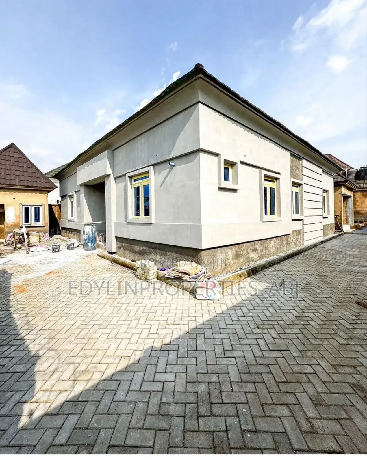 3bdrm Bungalow in Inside An Estate, Mbora for sale in Mbora