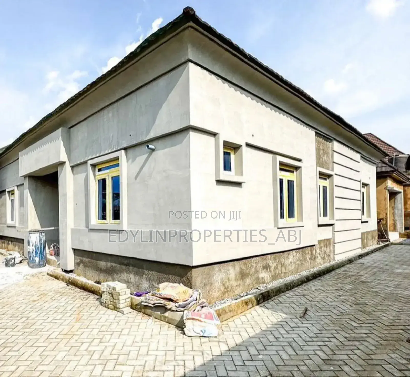3bdrm Bungalow in Inside An Estate, Mbora for sale in Mbora