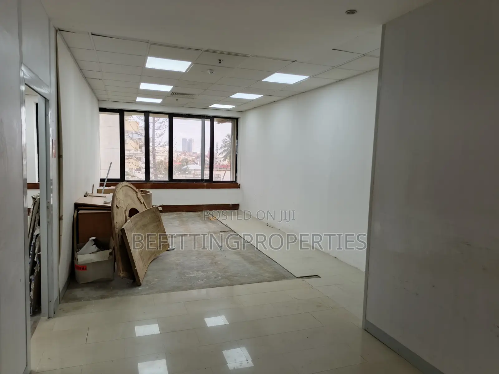 Sea View Office Space -- 215 SQM 292 SQM in Ahmadu Bello Way