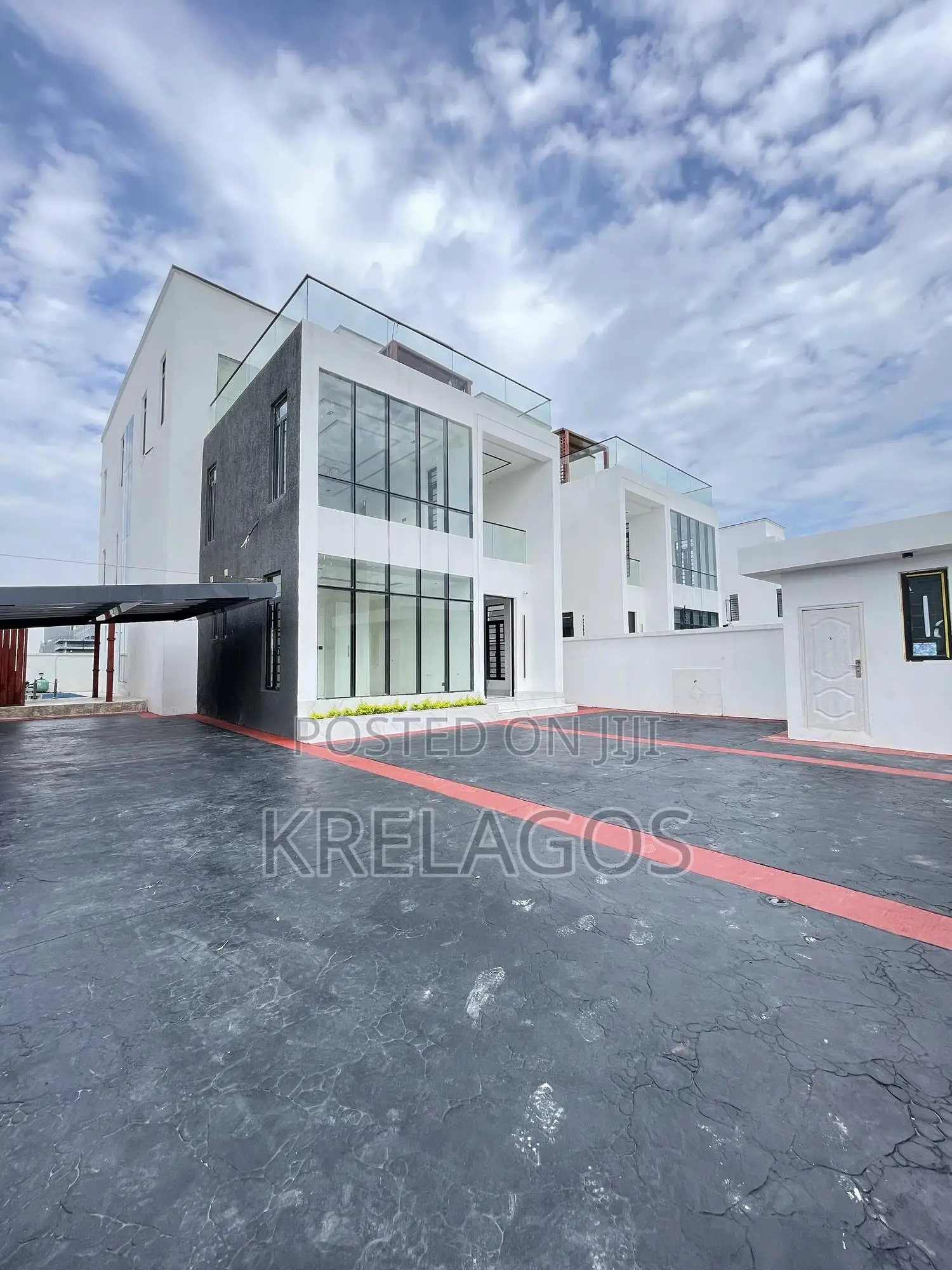 5bdrm Duplex in Lekki for sale in Lekki