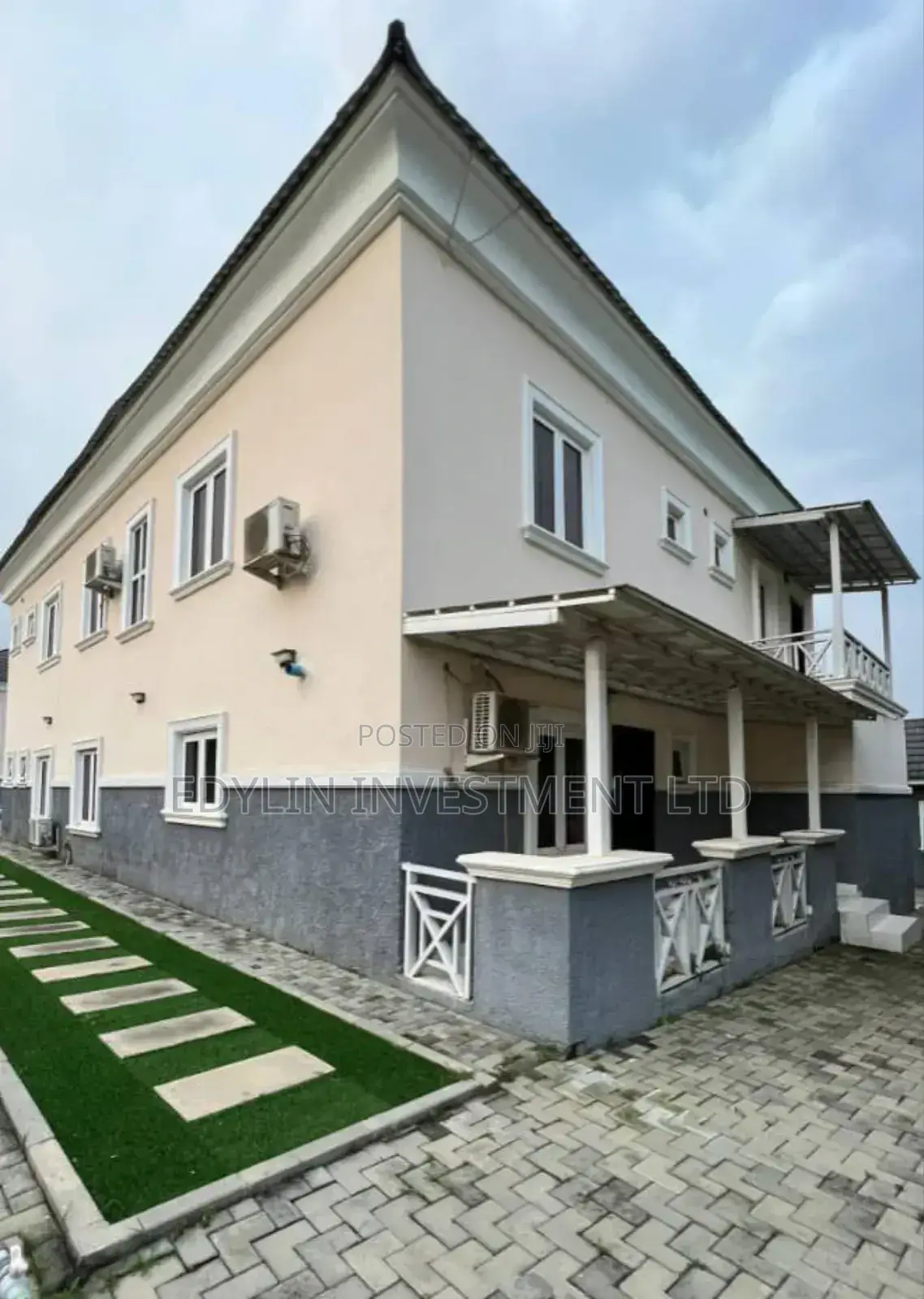 5bdrm Duplex in Inside An Estate, Life Camp for sale in Life Camp