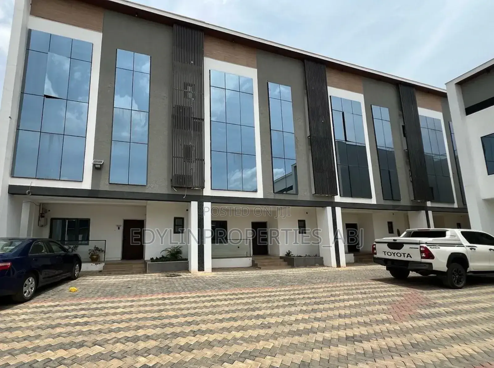 4bdrm Duplex in Wuye for sale in Wuye