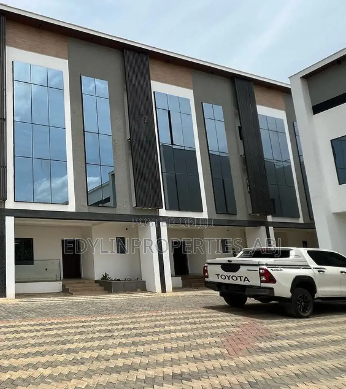 4bdrm Duplex in Wuye for sale in Wuye
