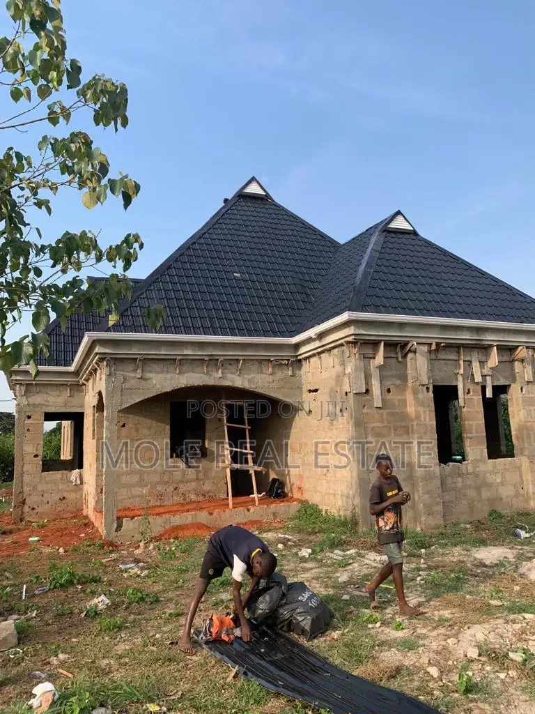 30ft by 60ft Pako Bustop Ikun Iguando Rd in Ikotun/Igando