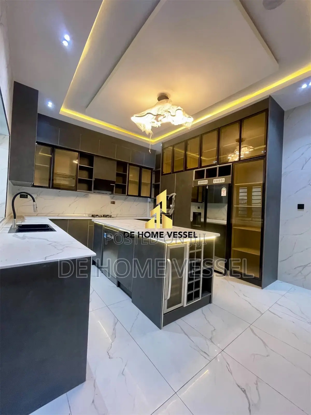 5bdrm Duplex in Lekki Phase 1 for sale in Lekki Phase 1