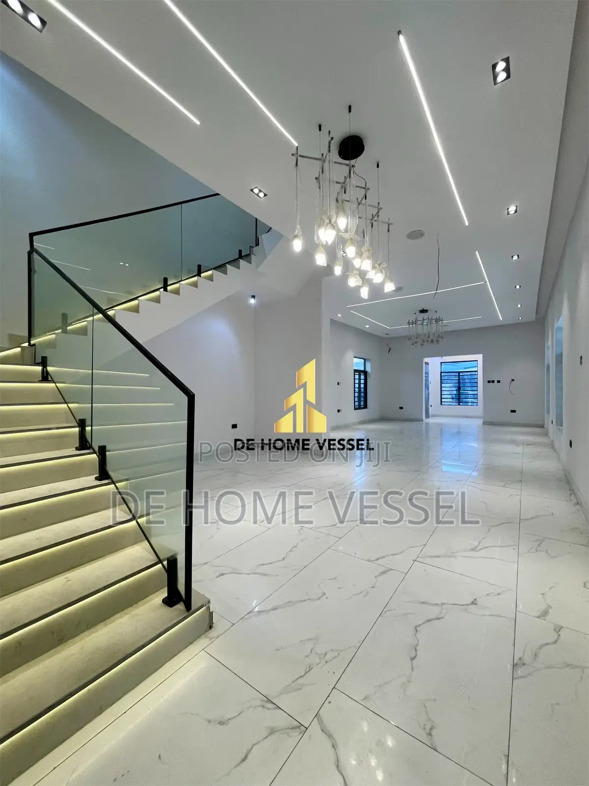 5bdrm Duplex in Lekki Phase 1 for sale in Lekki Phase 1