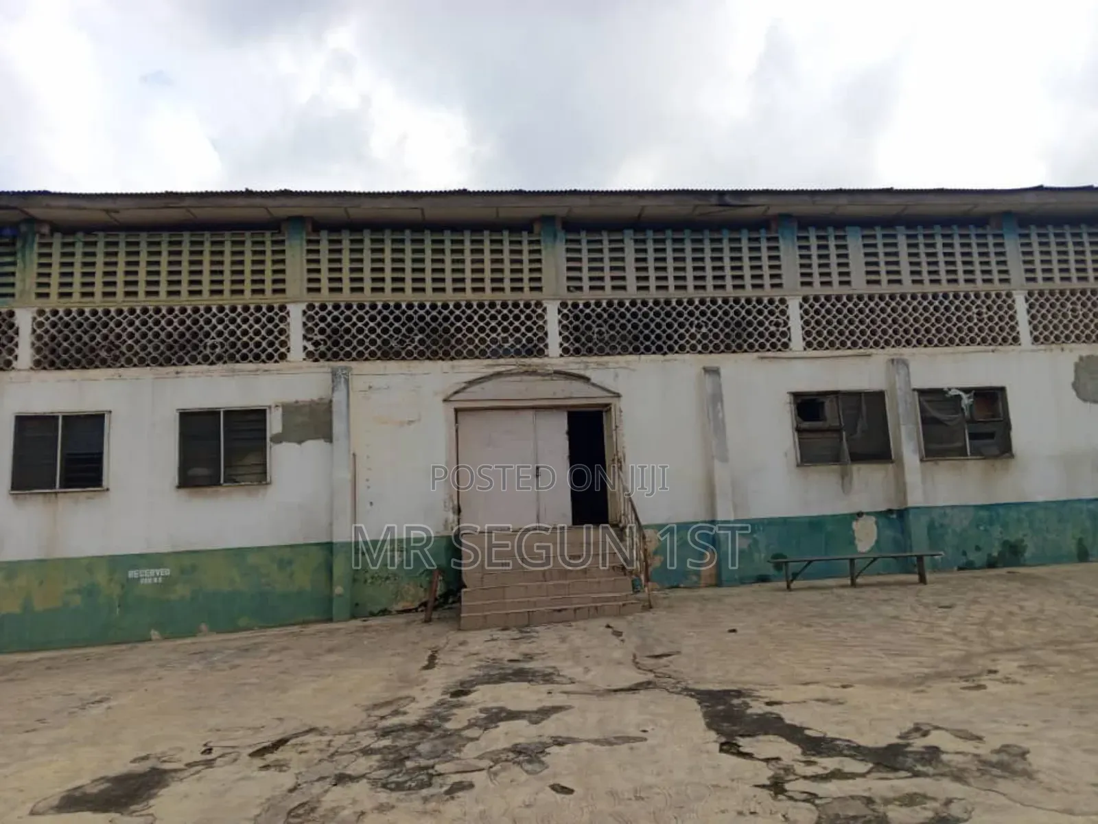 Factory and Warehouse for Sale in Odo Ona