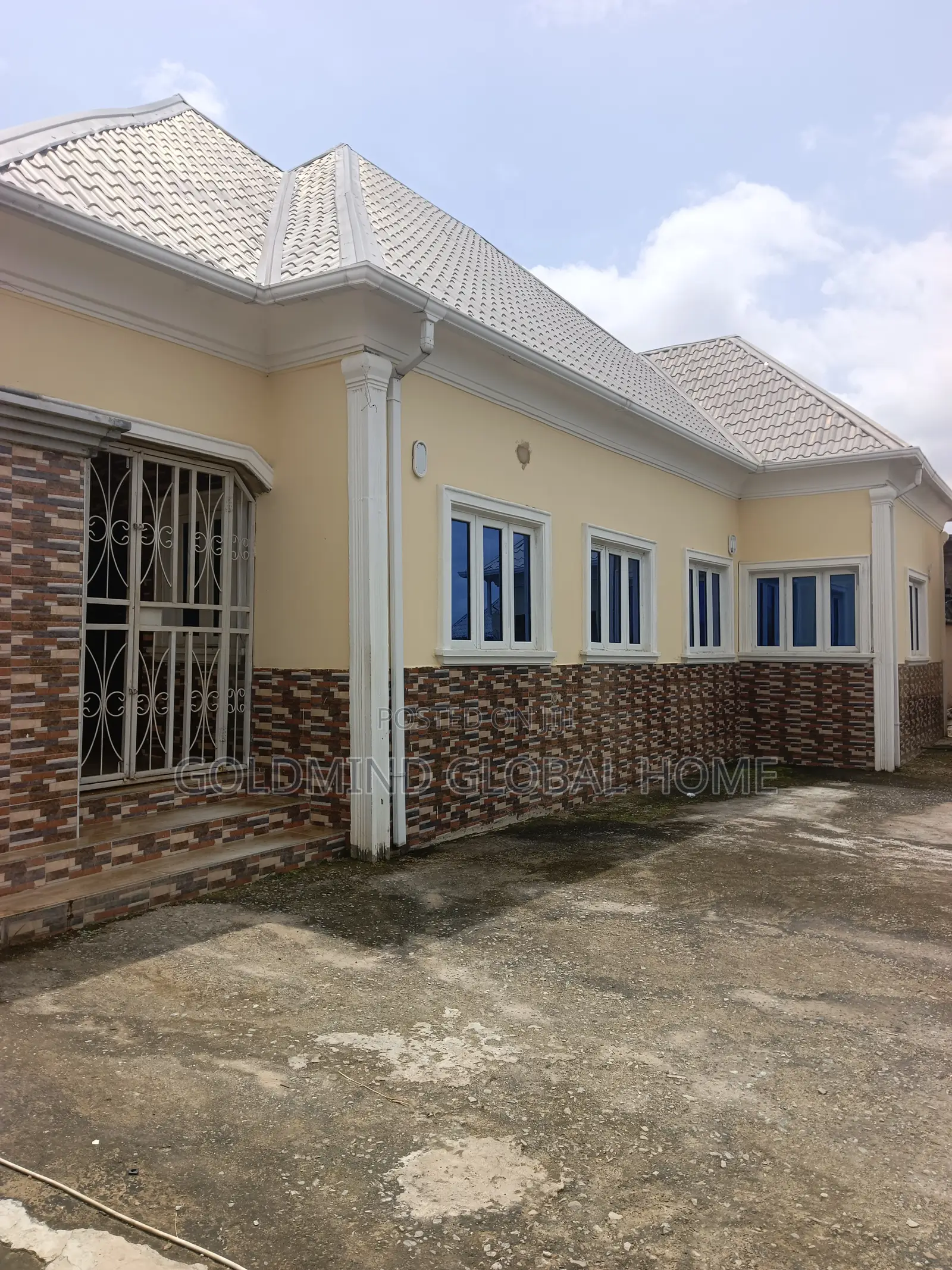 3bdrm Bungalow in Goldmind Estate, Sabon Lugbe for sale in Sabon Lugbe