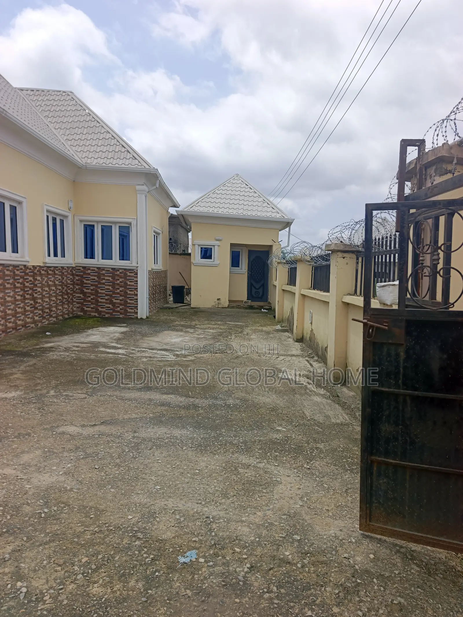 3bdrm Bungalow in Goldmind Estate, Sabon Lugbe for sale in Sabon Lugbe