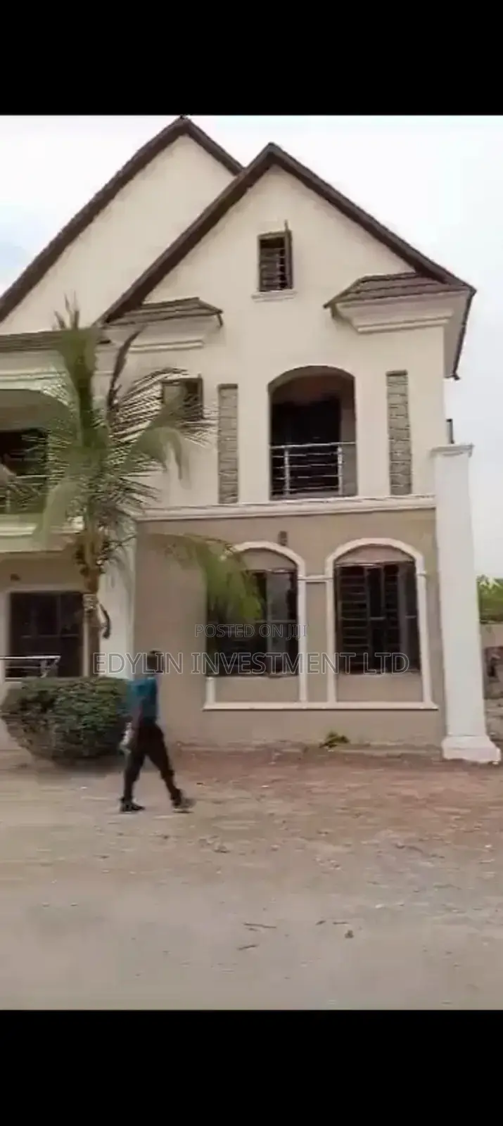 5bdrm Duplex in Inside An Estate, Utako for sale in Utako