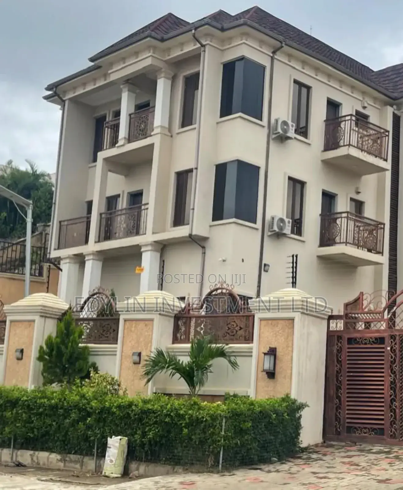 Furnished 9bdrm Apartment in Zone B for sale in Zone B