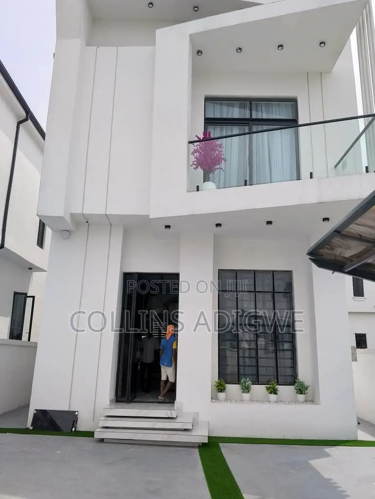 5bdrm Duplex in Royal Pine Estate, Chevron for sale in Chevron