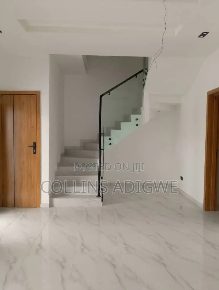 4bdrm Duplex in Royal Pine Estate for sale in Chevron