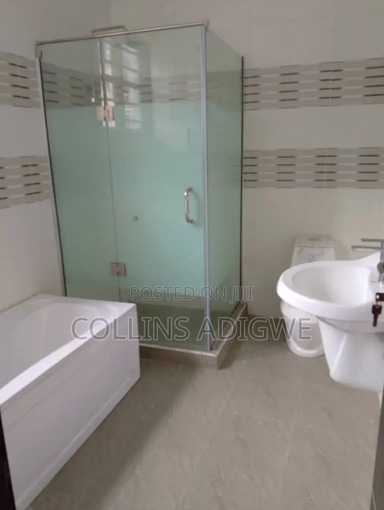 4bdrm Duplex in Orchid Road. Lekki, Chevron for sale in Chevron