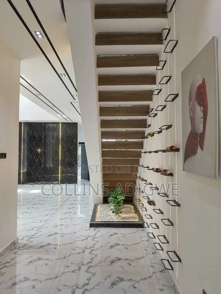 5bdrm Duplex in Oral Estate Chevron for sale in Chevron