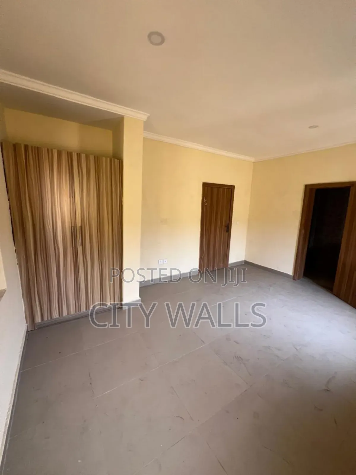 Mini Flat in Chevron for rent in Chevron