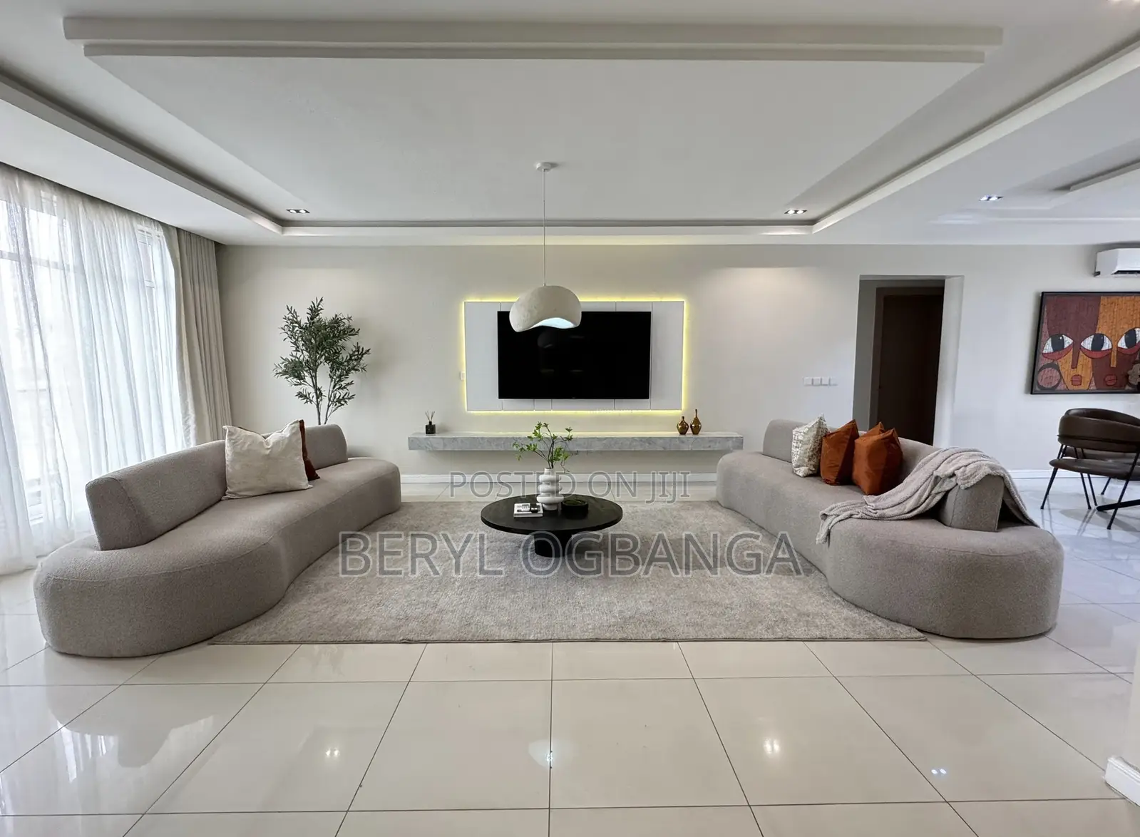 Spacious 3bedroom Apartment With Swimming Pool. in Ahmadu Bello Way