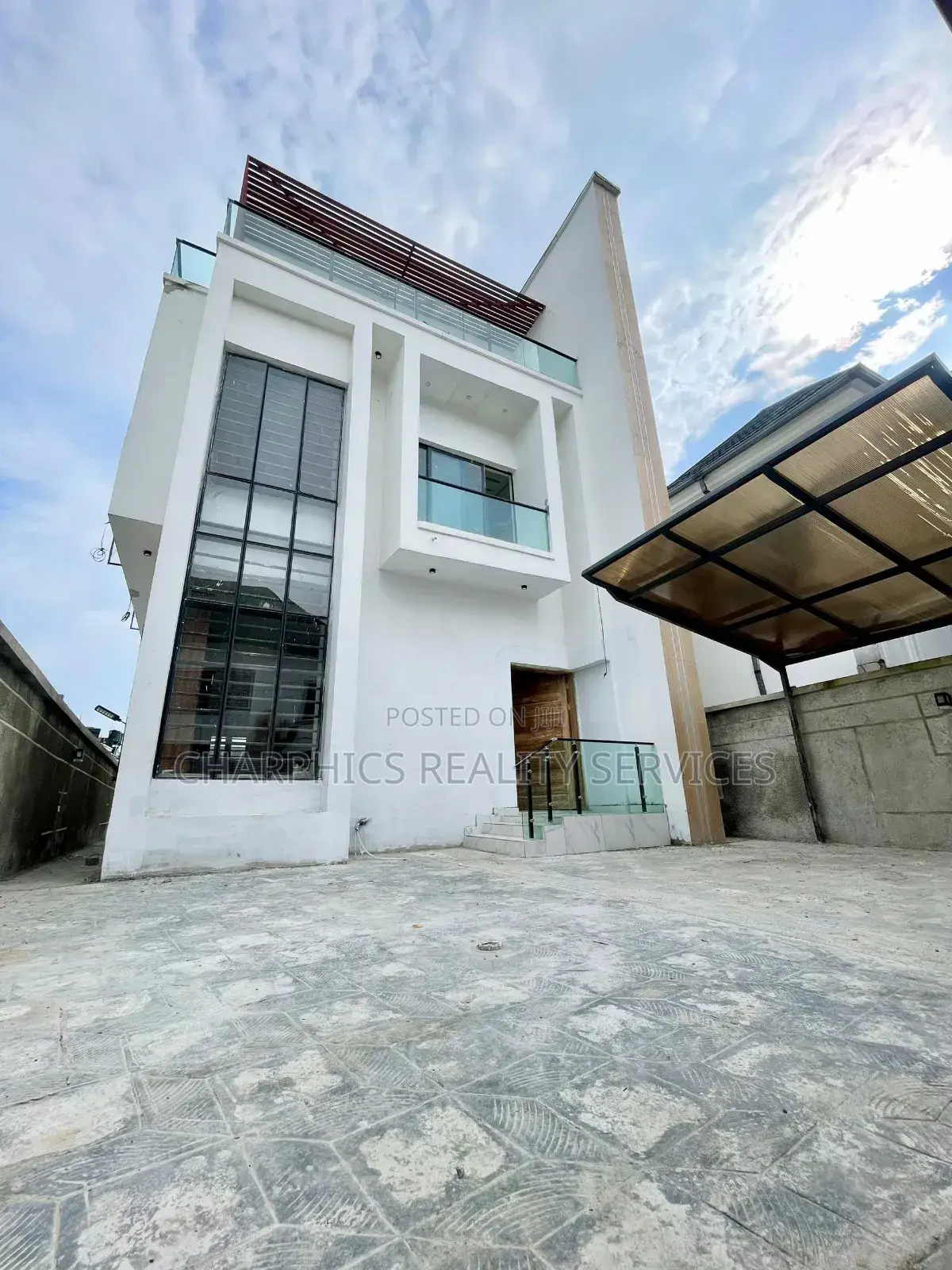 4bdrm Duplex in Ikota for sale in Ikota