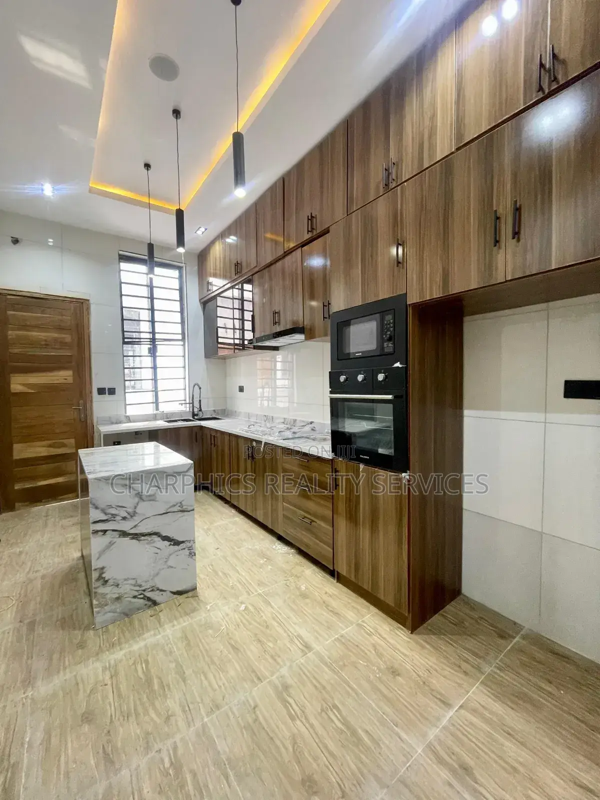 4bdrm Duplex in Ikota for sale in Ikota