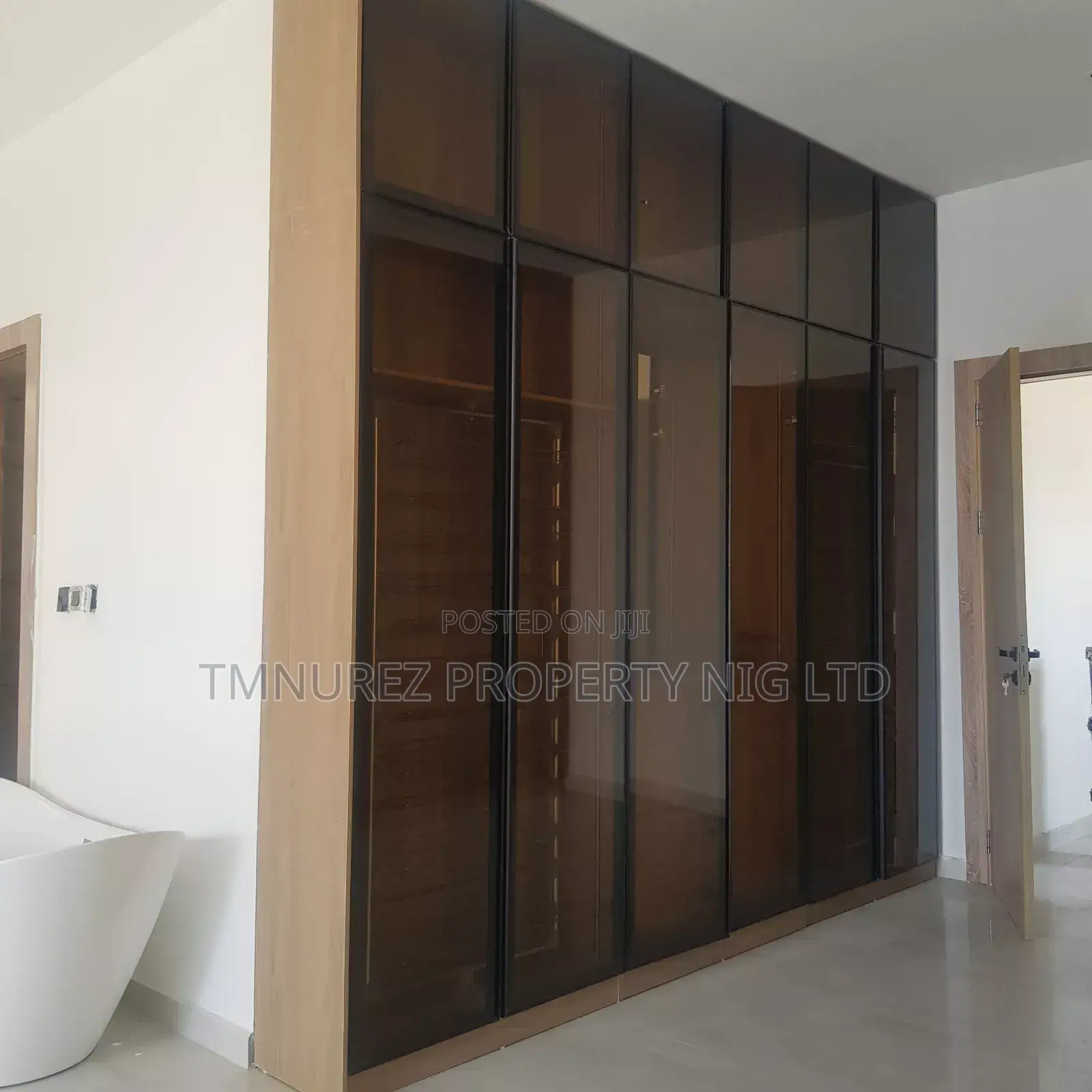 5bdrm Duplex in Osapa London, Lekki for sale in Lekki