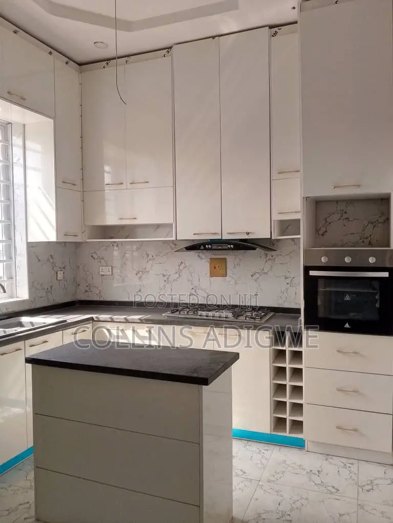 4bdrm Duplex in Call To Enter Estate, Chevron for sale in Chevron