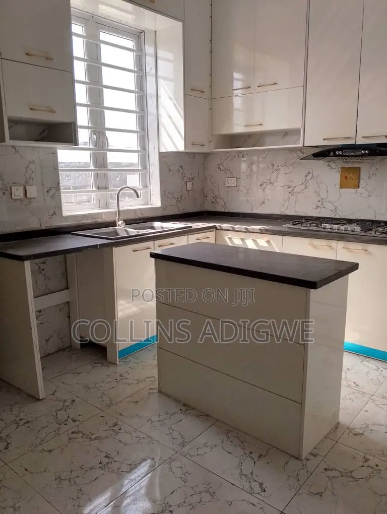 4bdrm Duplex in Call To Enter Estate, Chevron for sale in Chevron