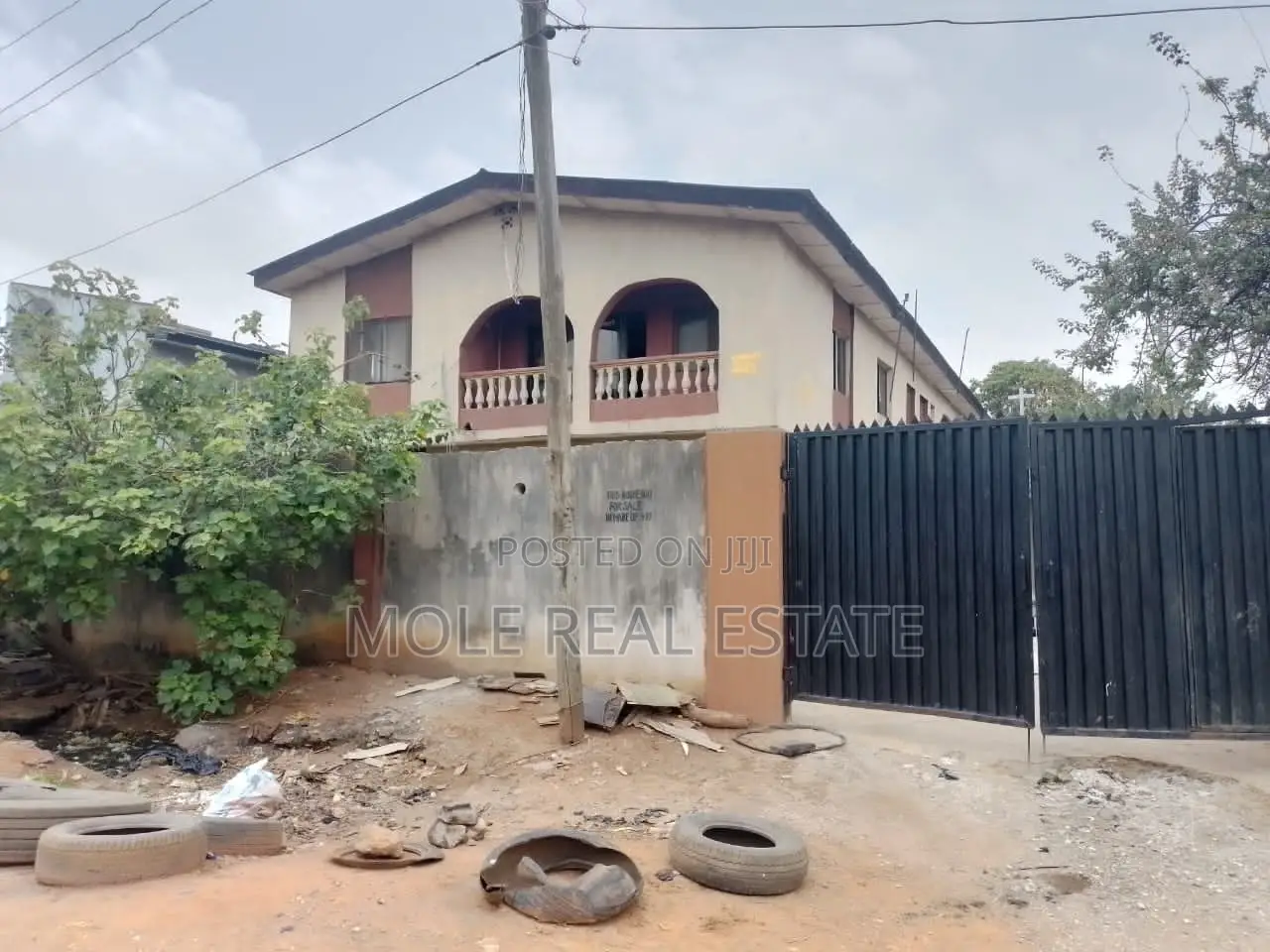 30ft by 120 Fenced Sides by Odudua Govern Rd Nice Rd in Ikotun/Igando