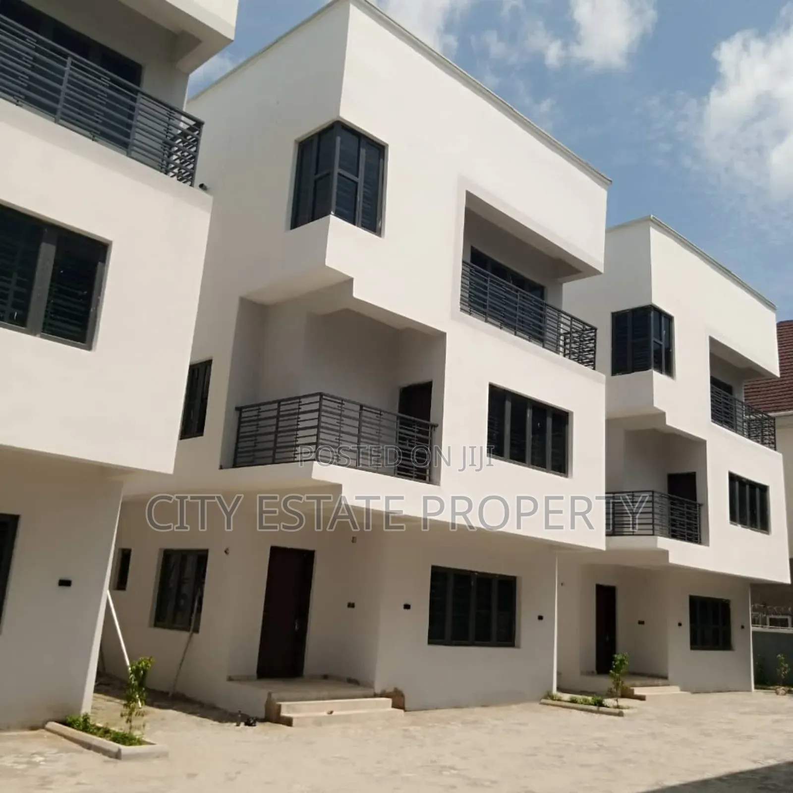 4bdrm Duplex in Life Camp for sale in Life Camp
