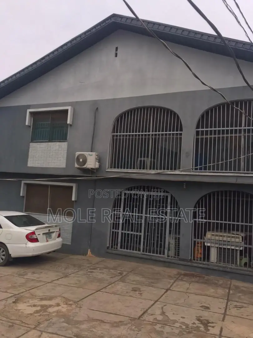 4 Flats 3bedrom in Suits Enugu New Haven in Enugu