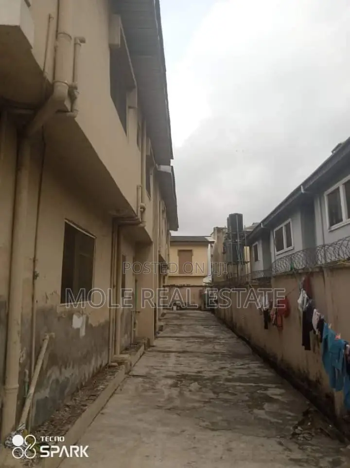 6 Flats on a Storey Solid Structure Ikotun Iguando Rd in Ikotun/Igando