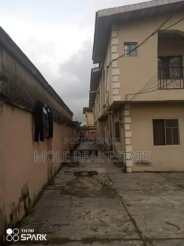 6 Flats on a Storey Solid Structure Ikotun Iguando Rd in Ikotun/Igando
