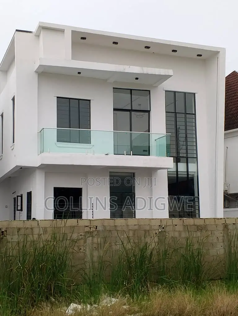 5bdrm Duplex in Chevron for sale in Chevron