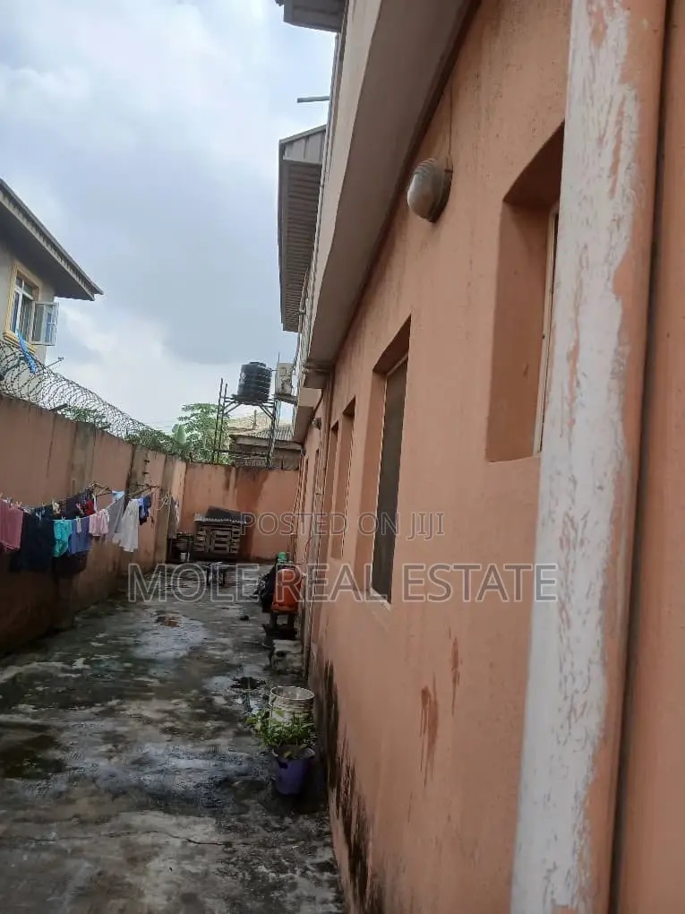 Furnished 3bdrm Apartment in By Kingstonjoe, Ejigbo / Ejigbo for sale in Ejigbo / Ejigbo