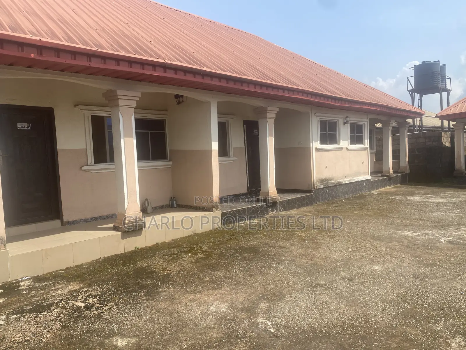 6bdrm Block of Flats in Benin City for sale in Benin City