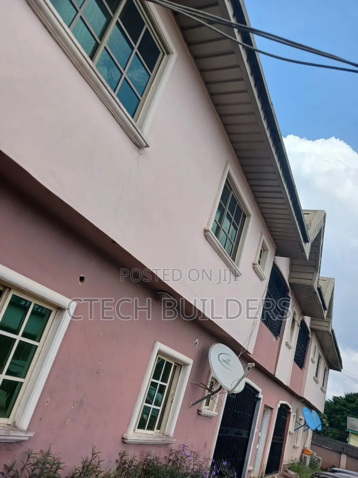 9bdrm Block of Flats in Benin City for sale in Benin City