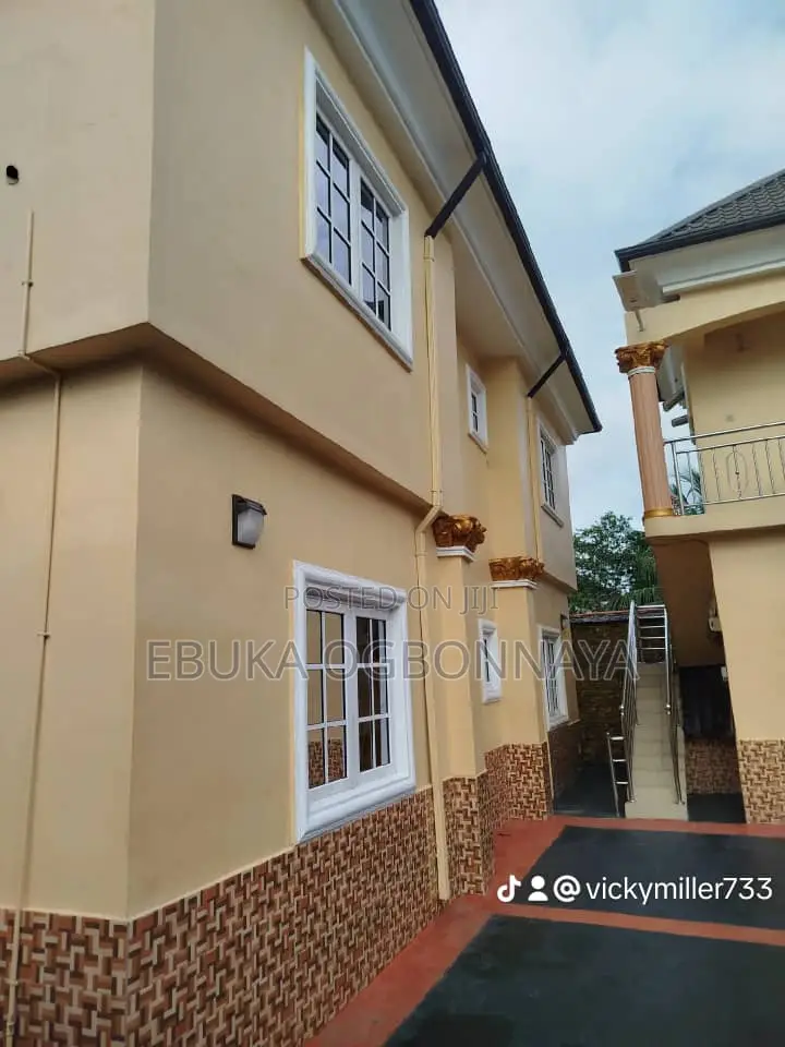 2bdrm Block of Flats in Sars Road, Obio-Akpor for rent in Obio-Akpor
