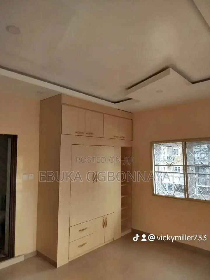 2bdrm Block of Flats in Sars Road, Obio-Akpor for rent in Obio-Akpor
